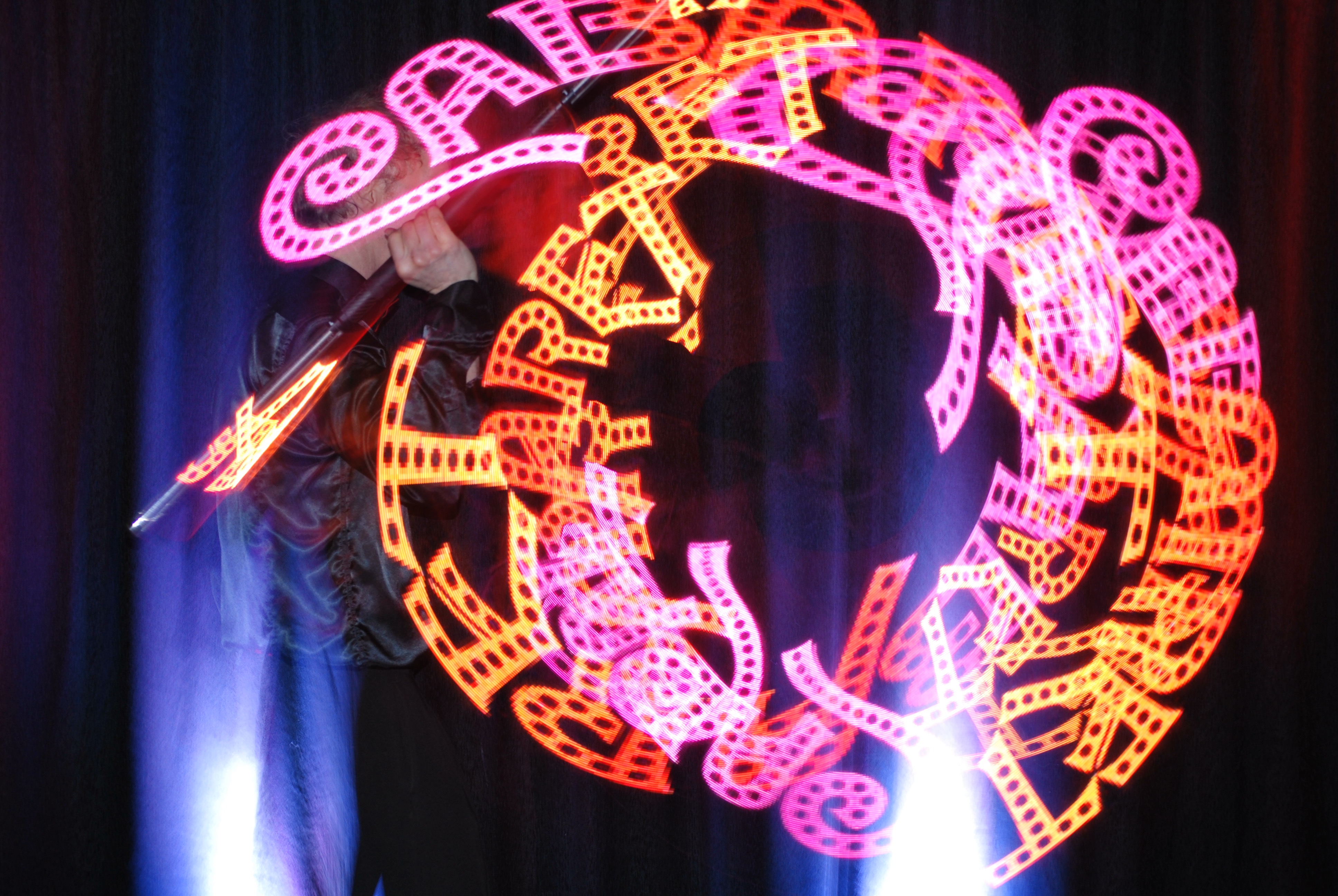 Incroyable Jongleur lumineux pour votre évènement
